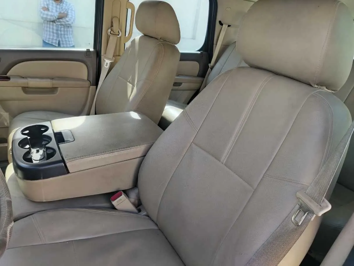 Car image 34