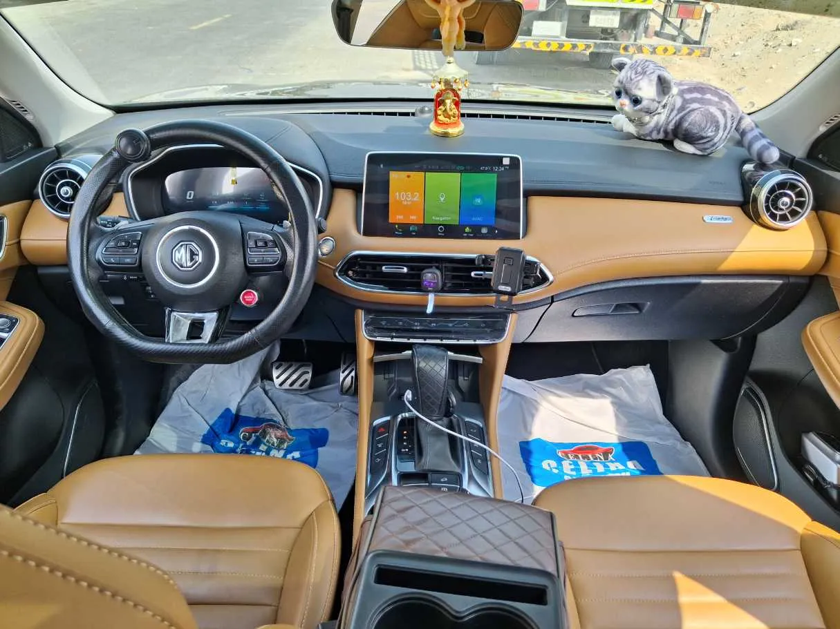 Car image 15