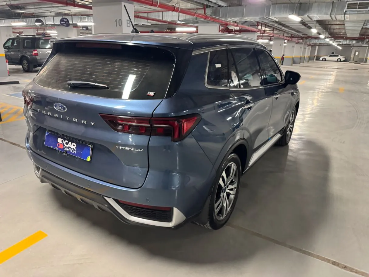 Car image 5