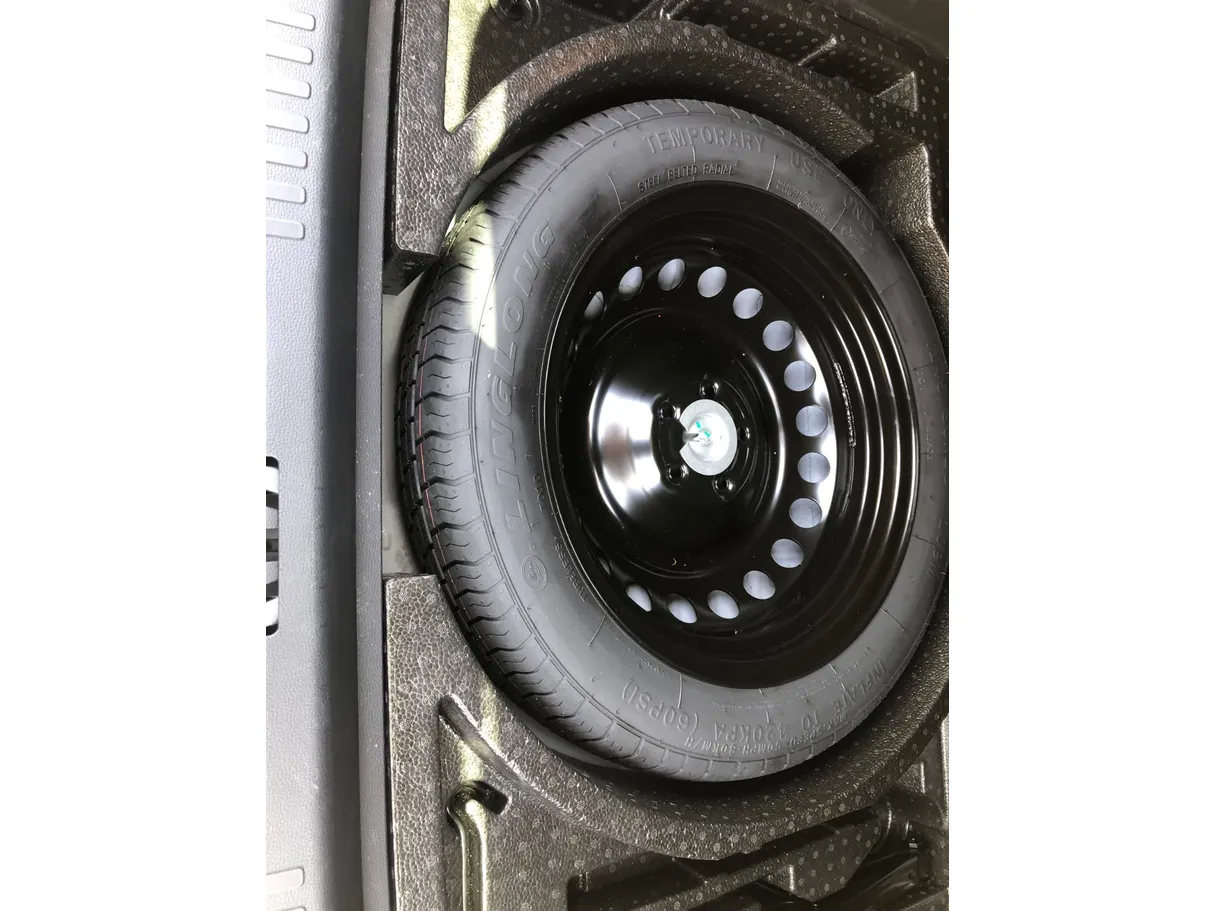 Car image 24