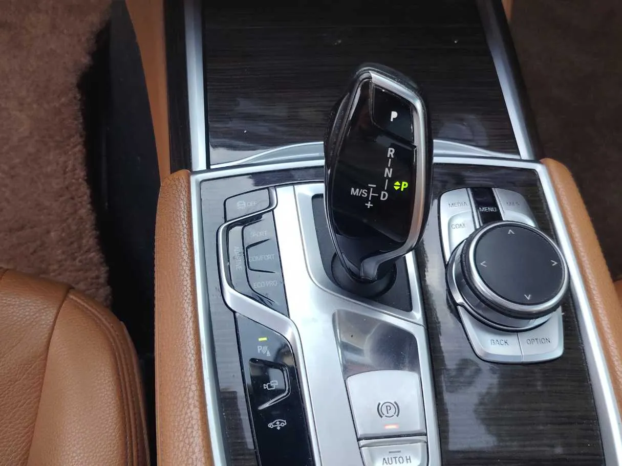 Car image 21