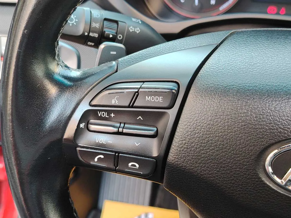 Car image 27