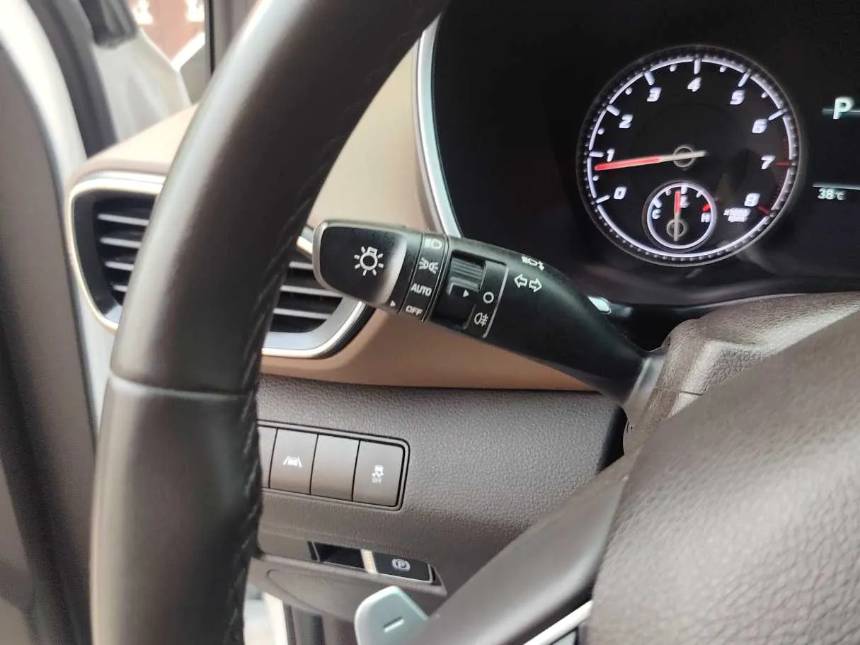 Car image 24