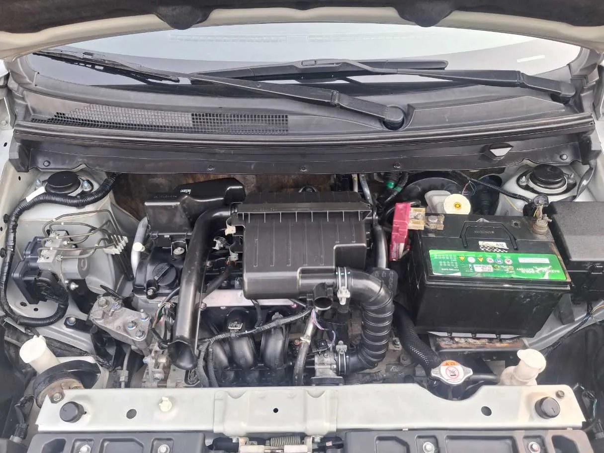 Car image 13
