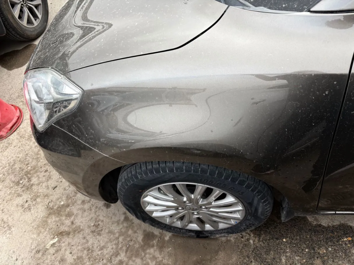 Car image 5