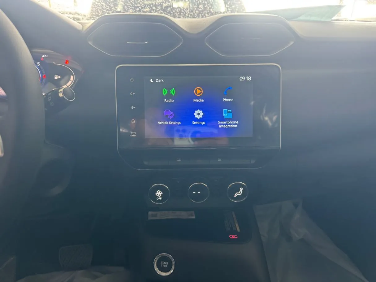 Car image 13