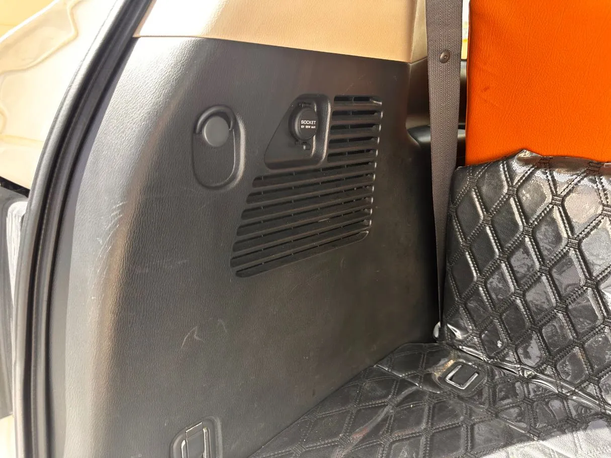 Car image 27