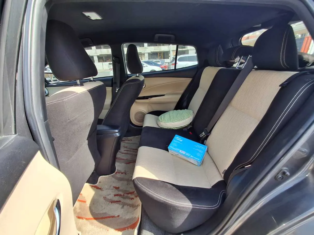 Car image 13
