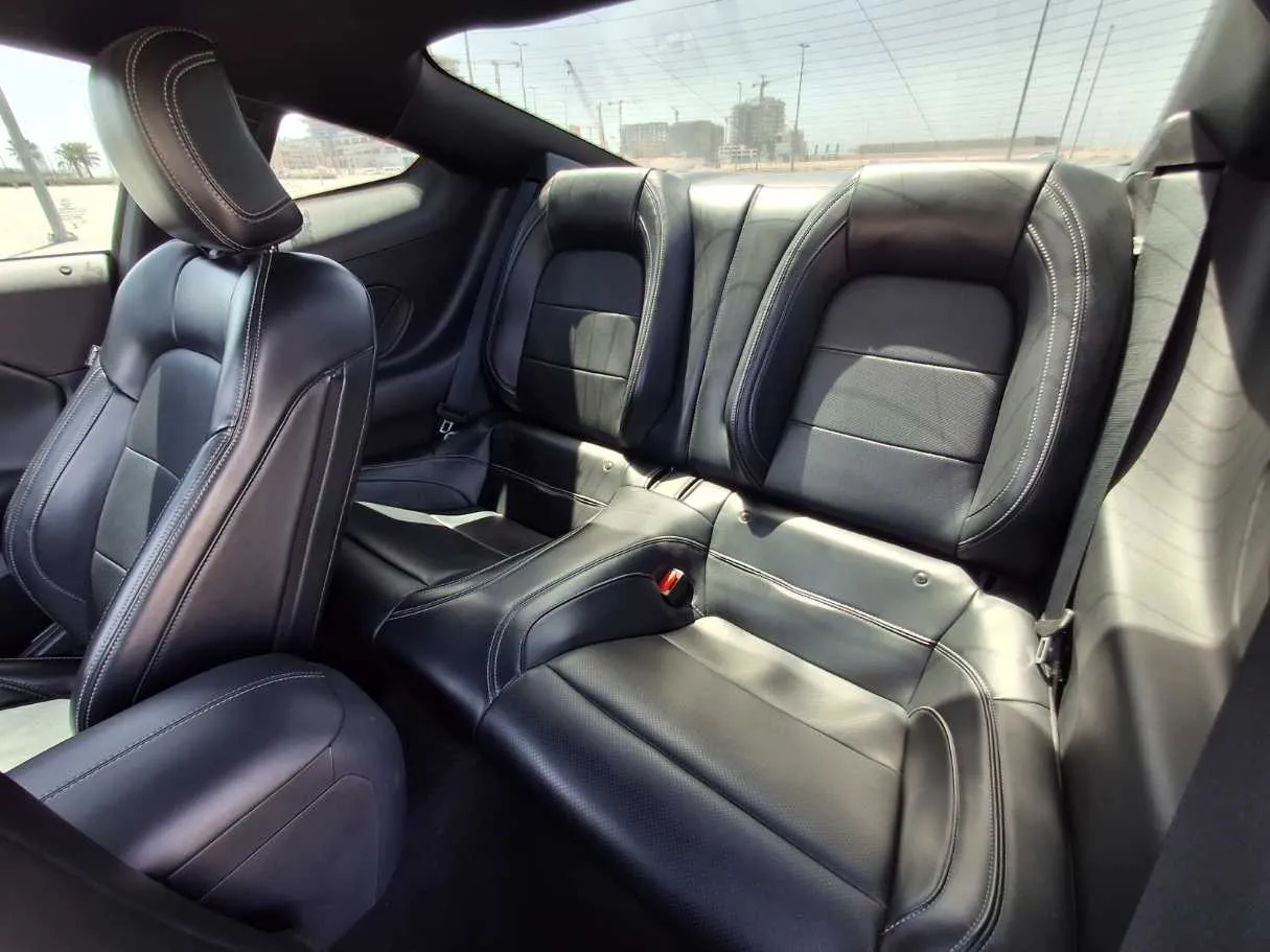Car image 13