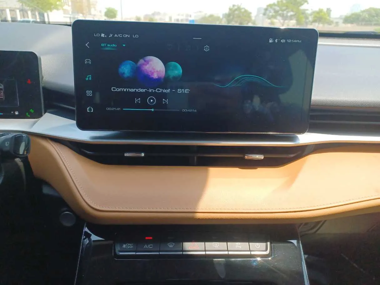 Car image 15
