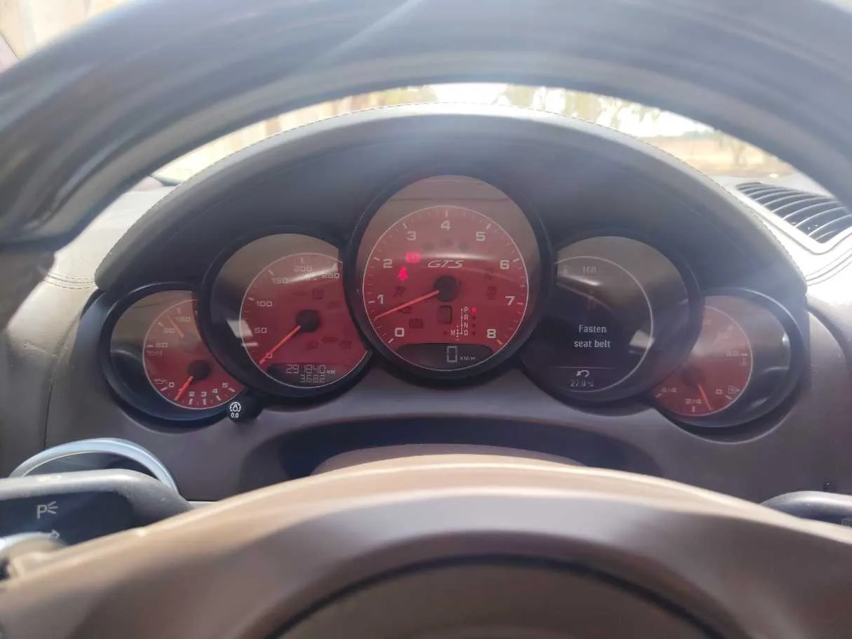 Car image 24