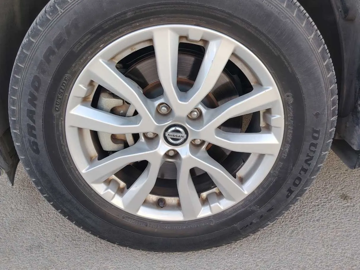 Car image 10