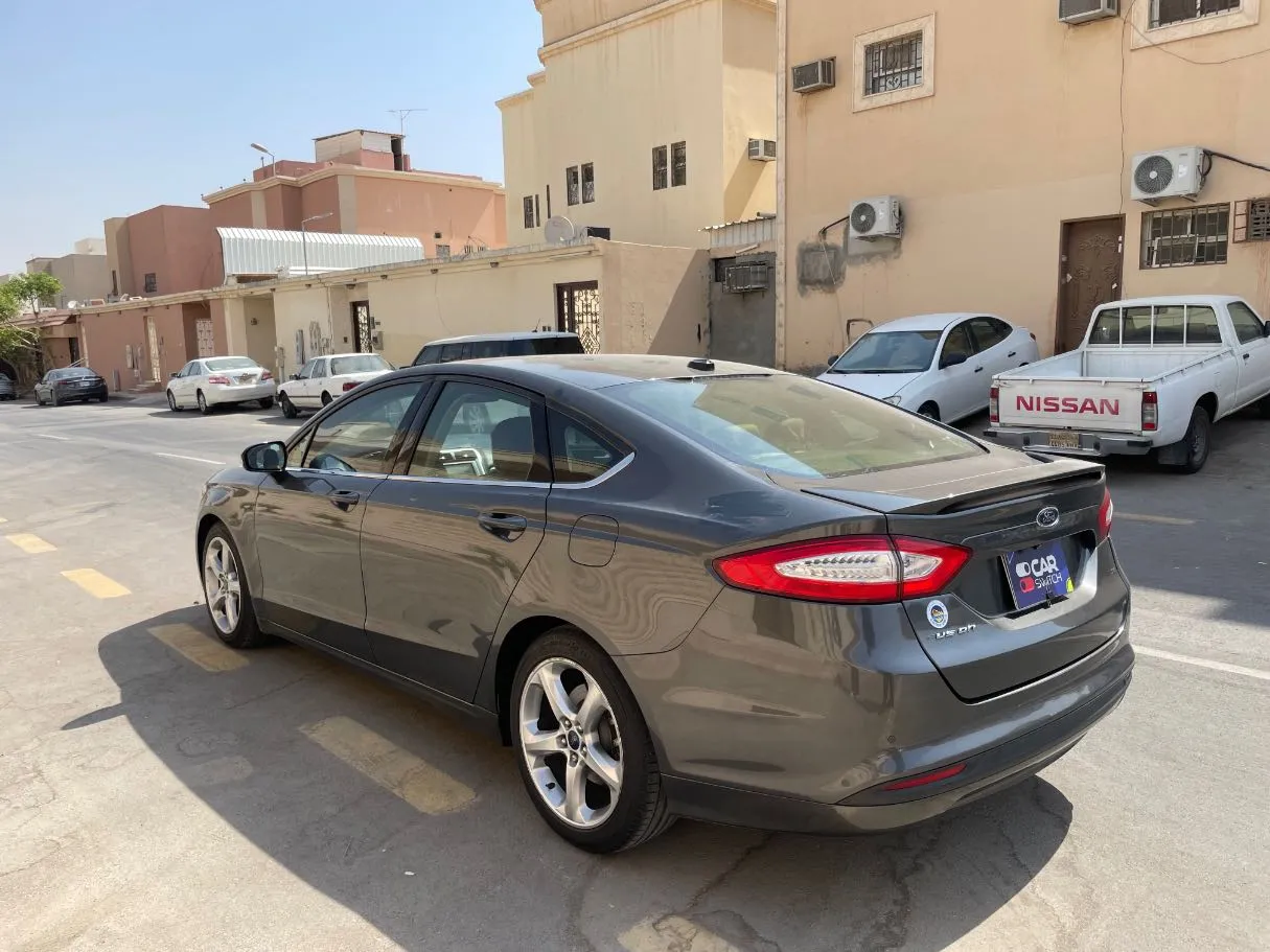 Car image 7