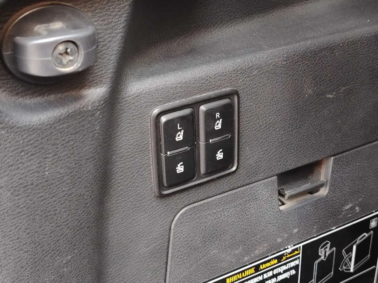 Car image 40