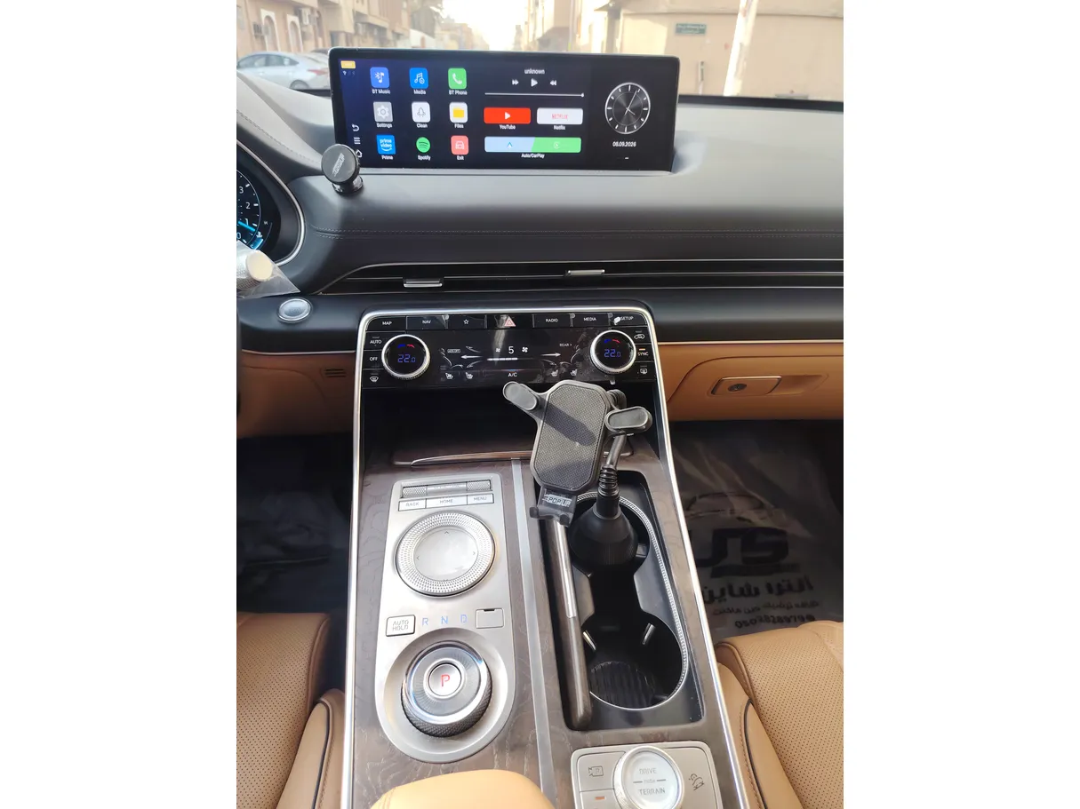 Car image 19