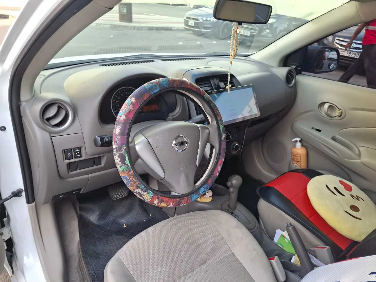 Car image 11