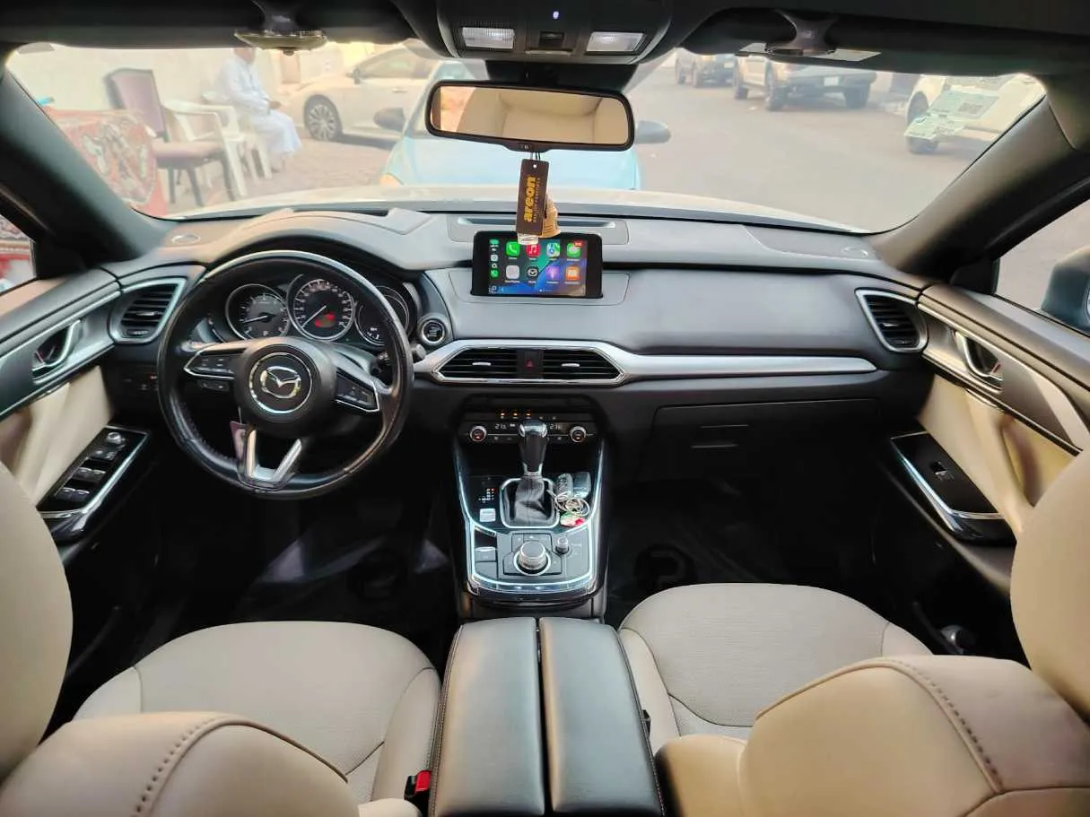 Car image 24