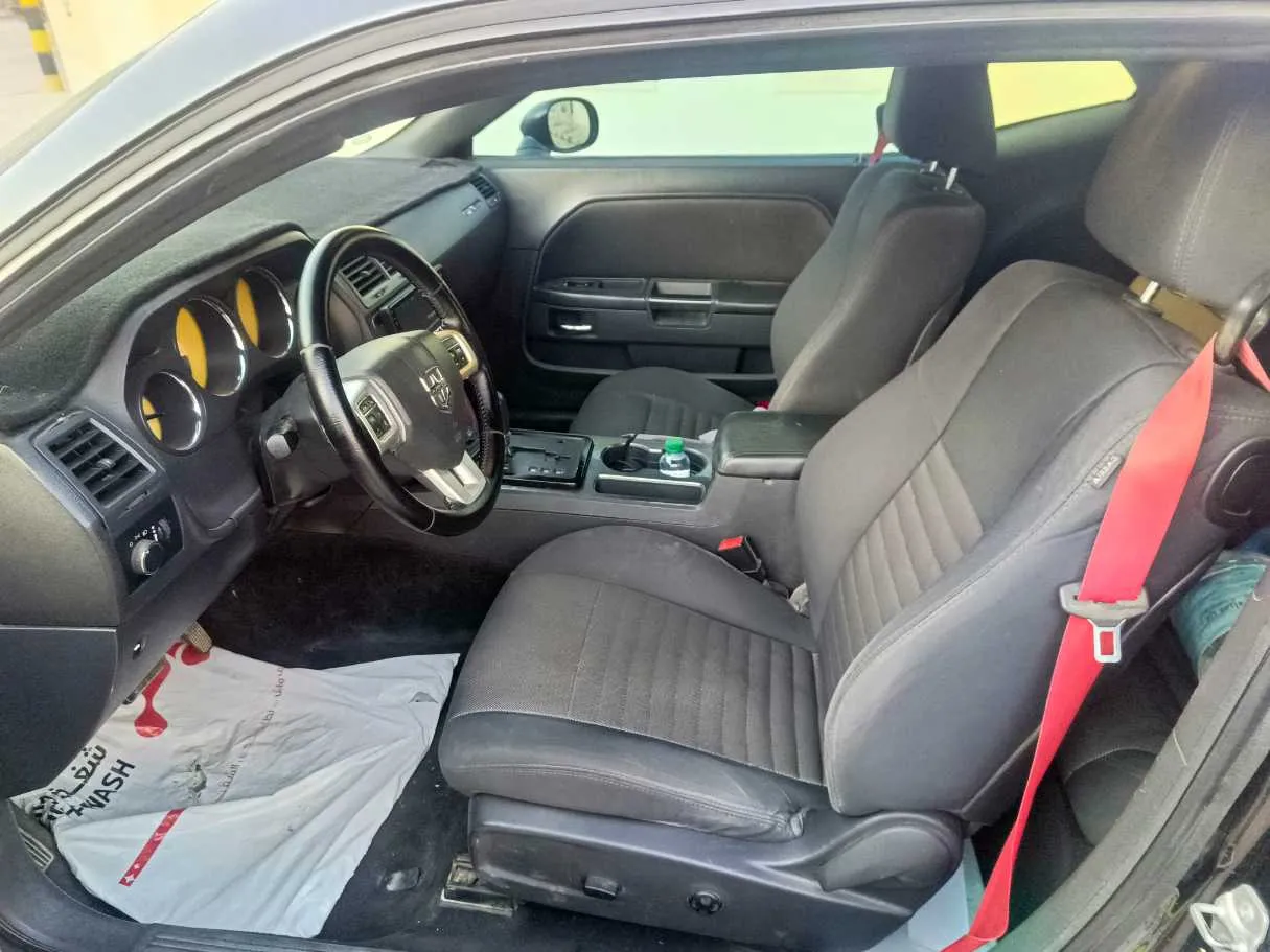 Car image 16