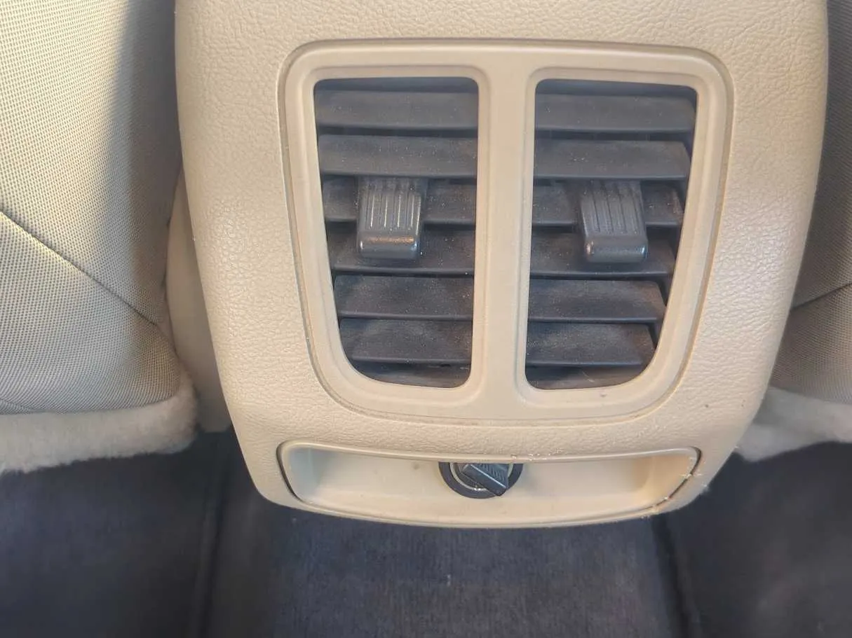 Car image 31
