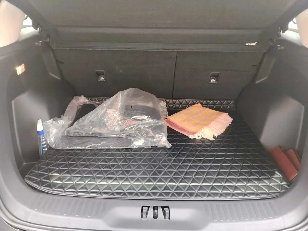 Car image 29