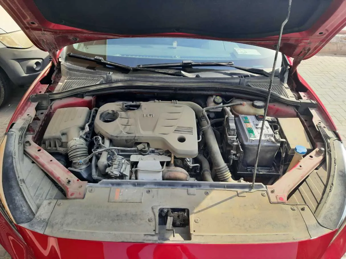 Car image 19
