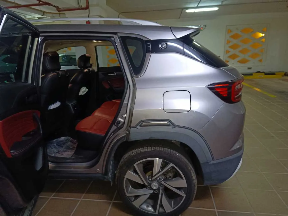 Car image 16