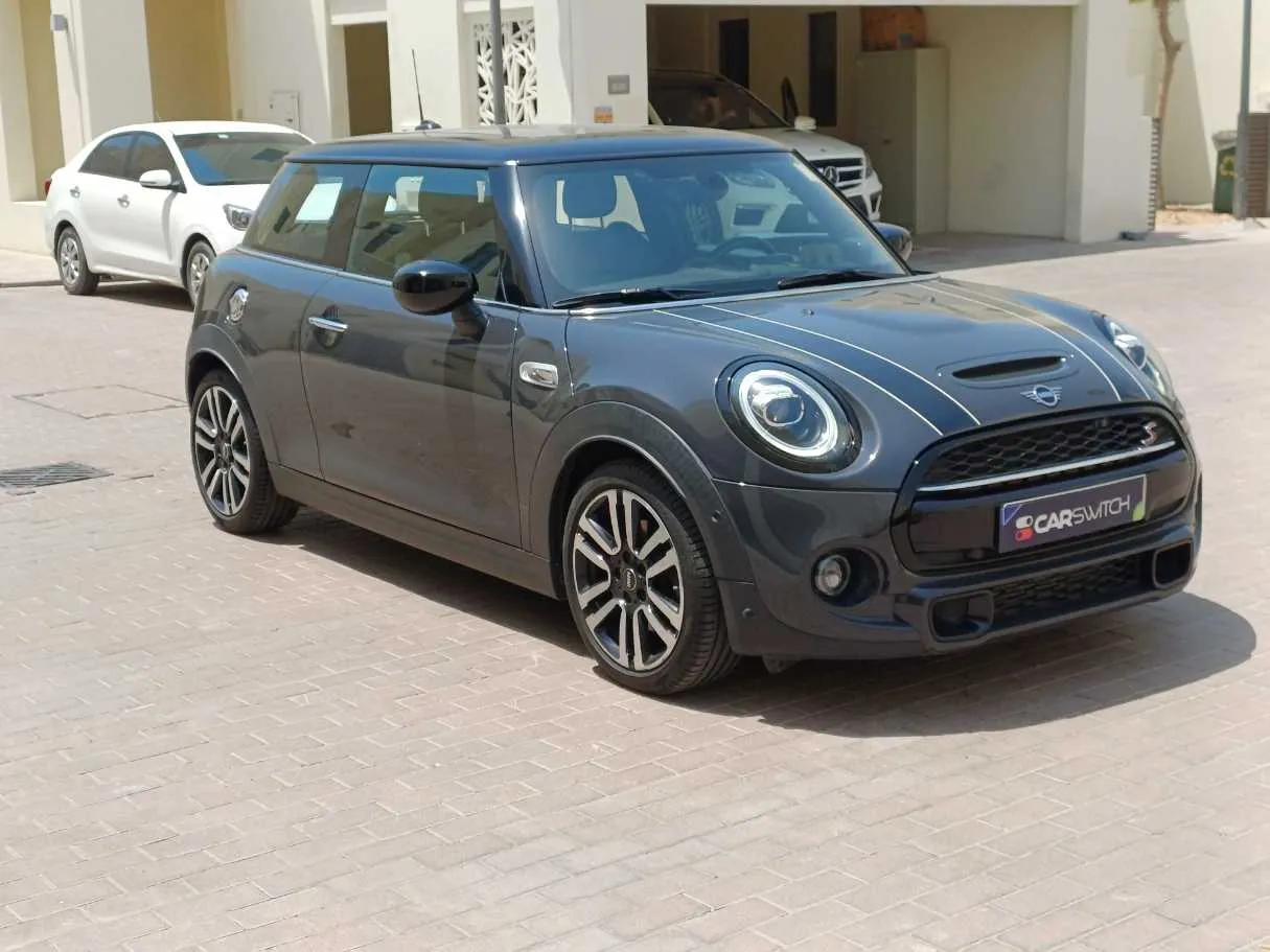 Car image 3