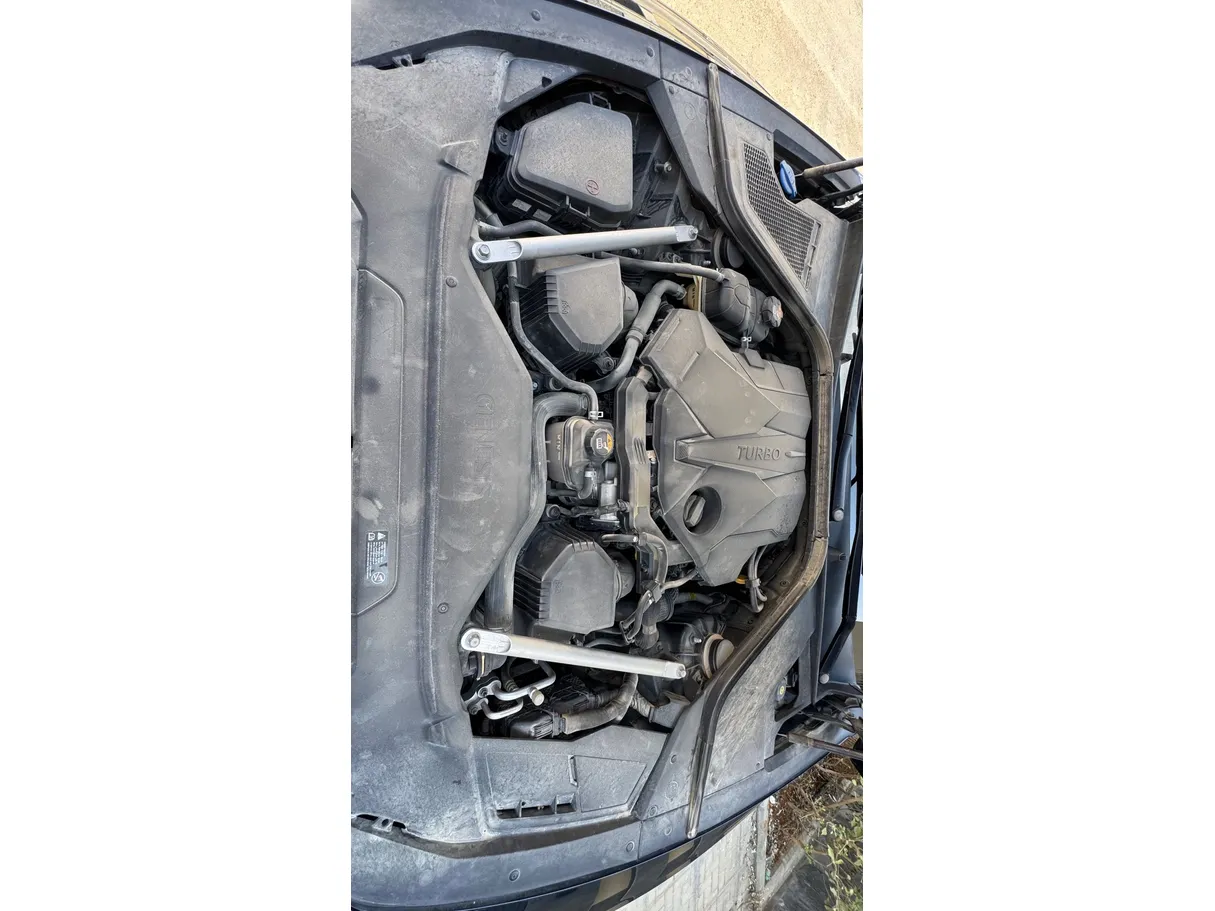 Car image 28