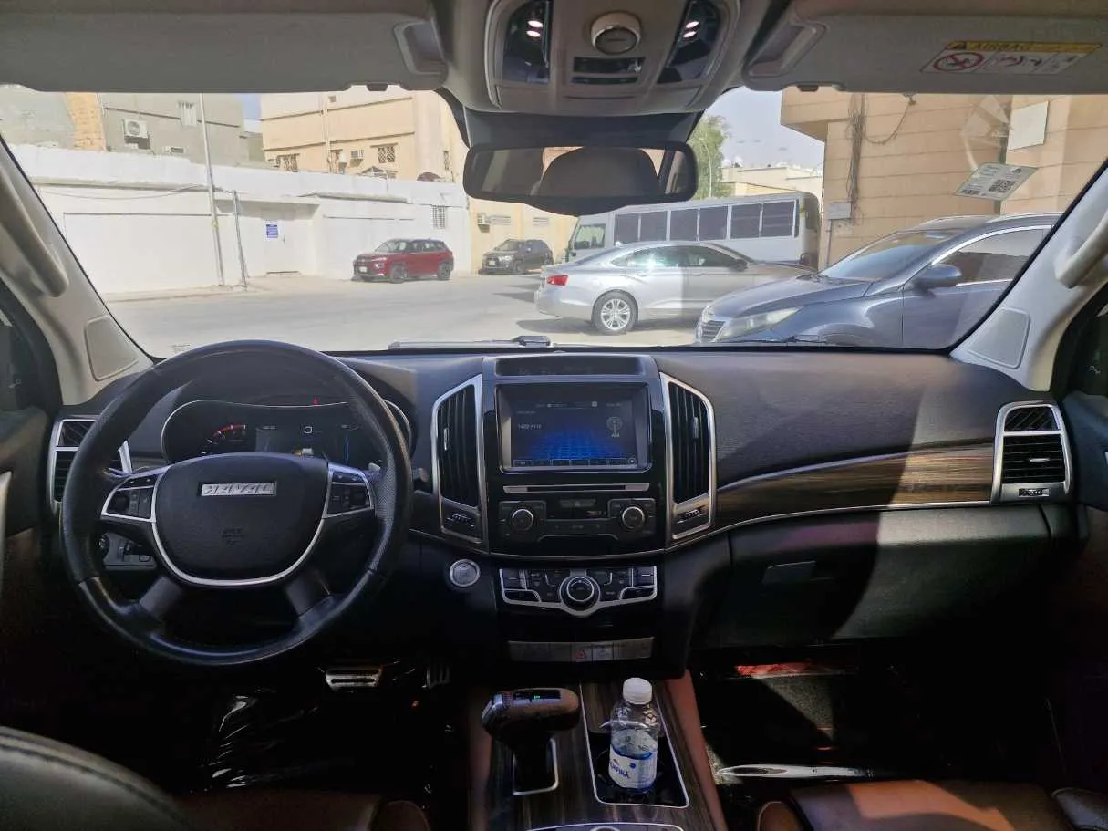 Car image 17