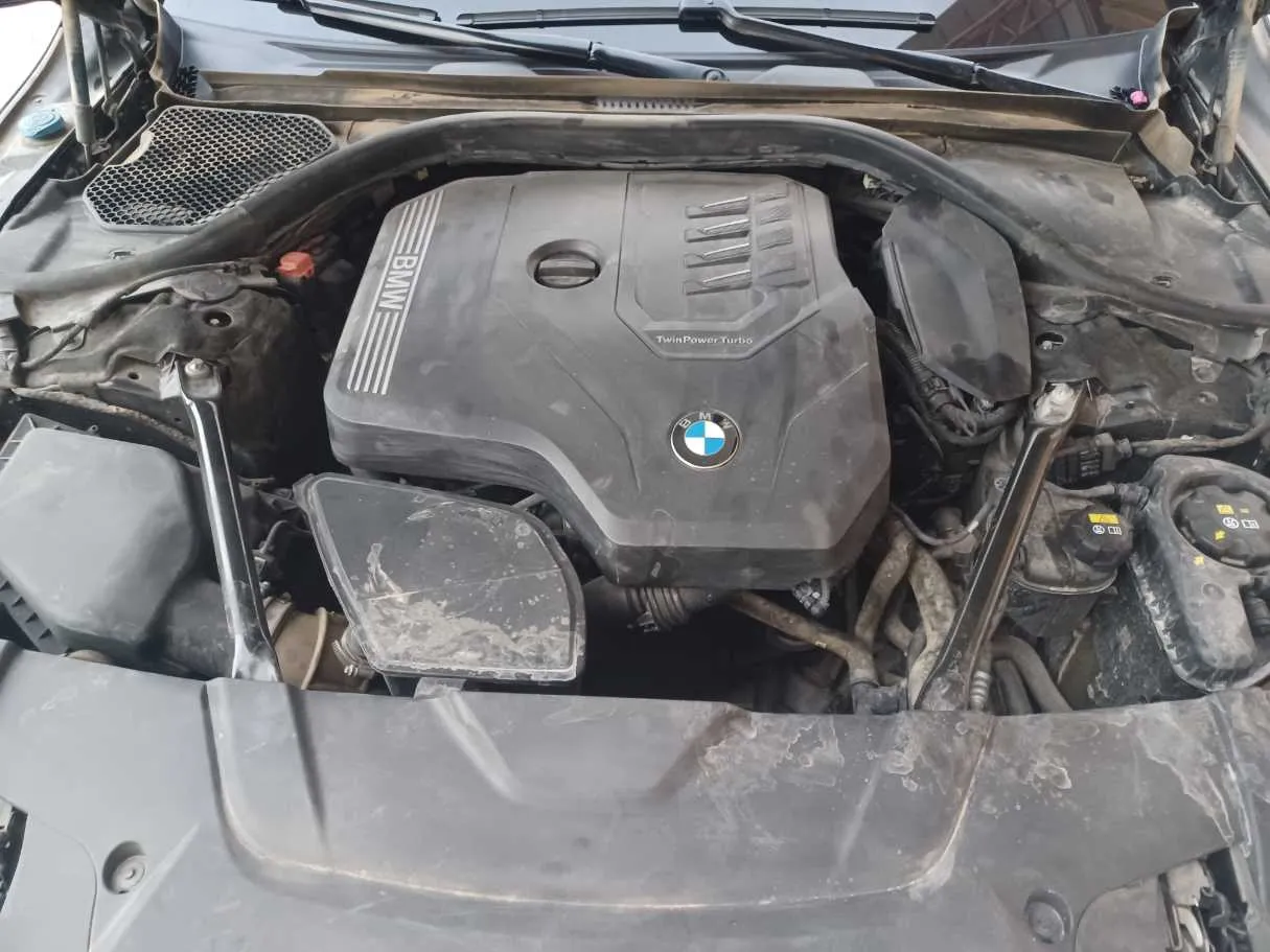 Car image 21