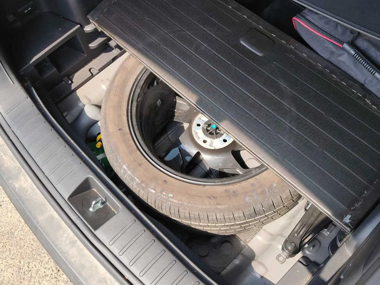 Car image 38