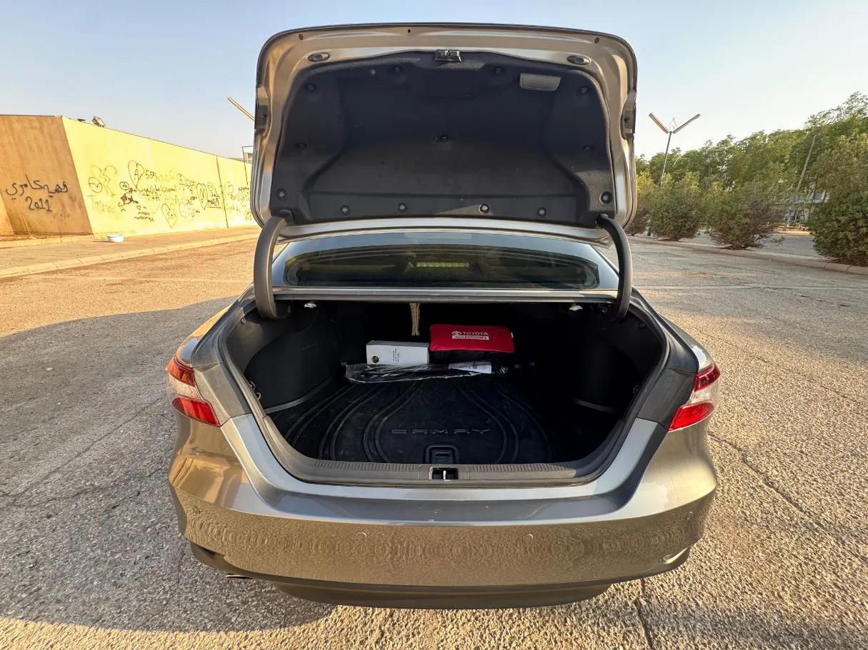 Car image 22