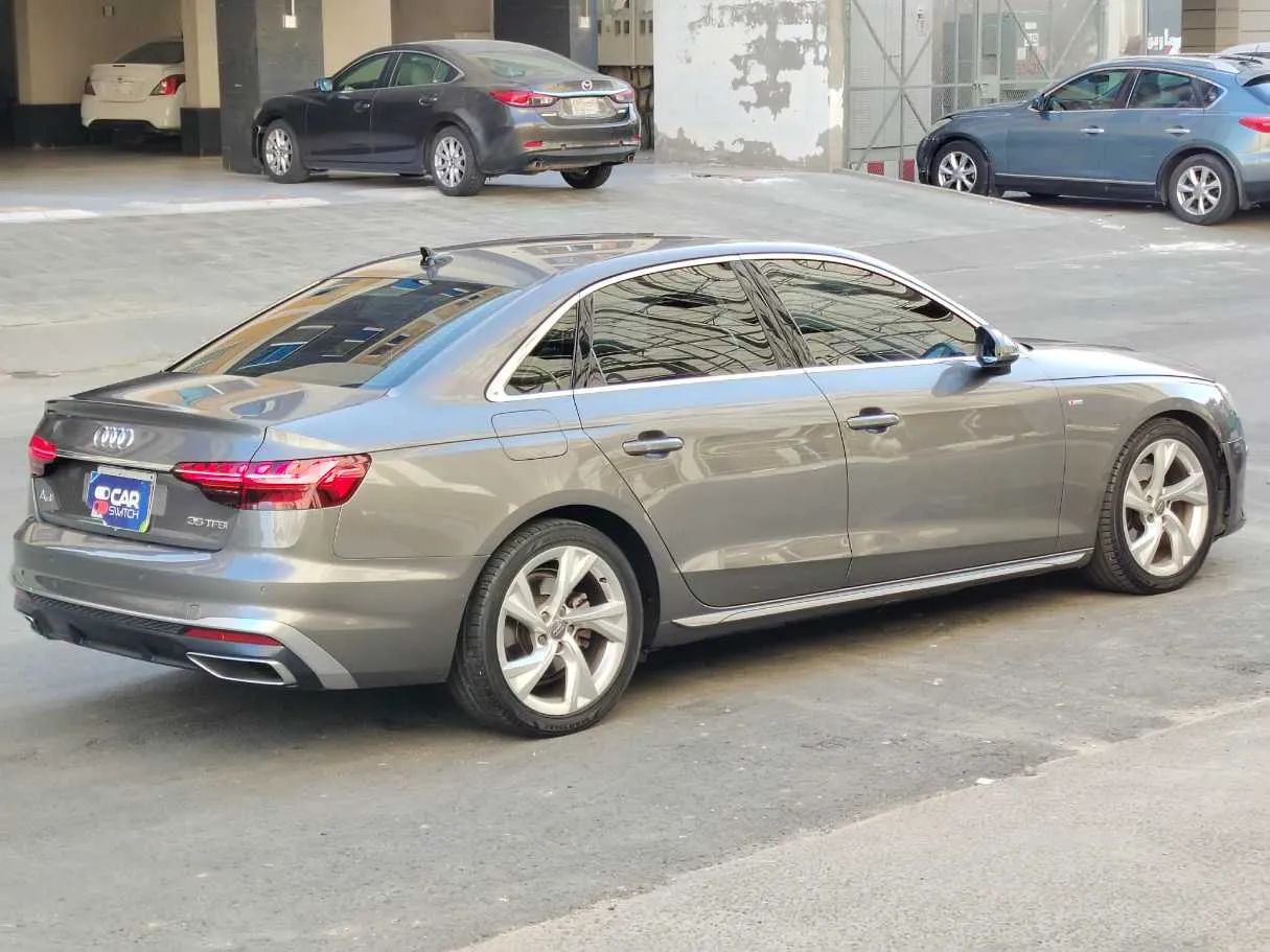 Car image 5