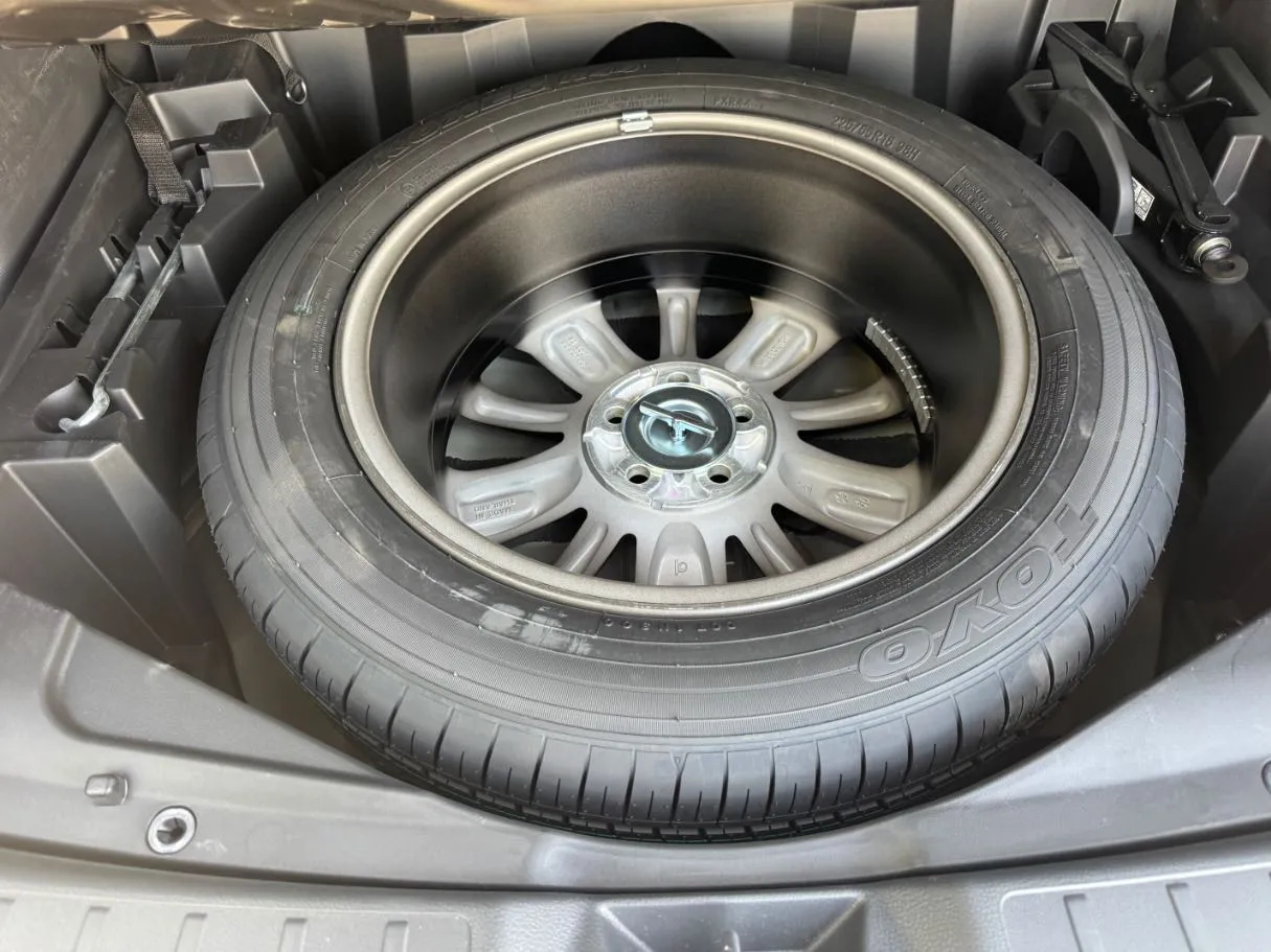 Car image 22