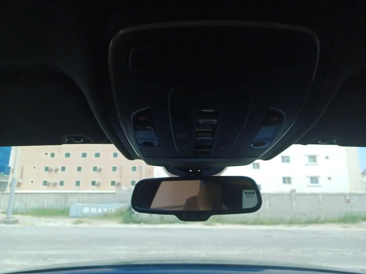 Car image 21