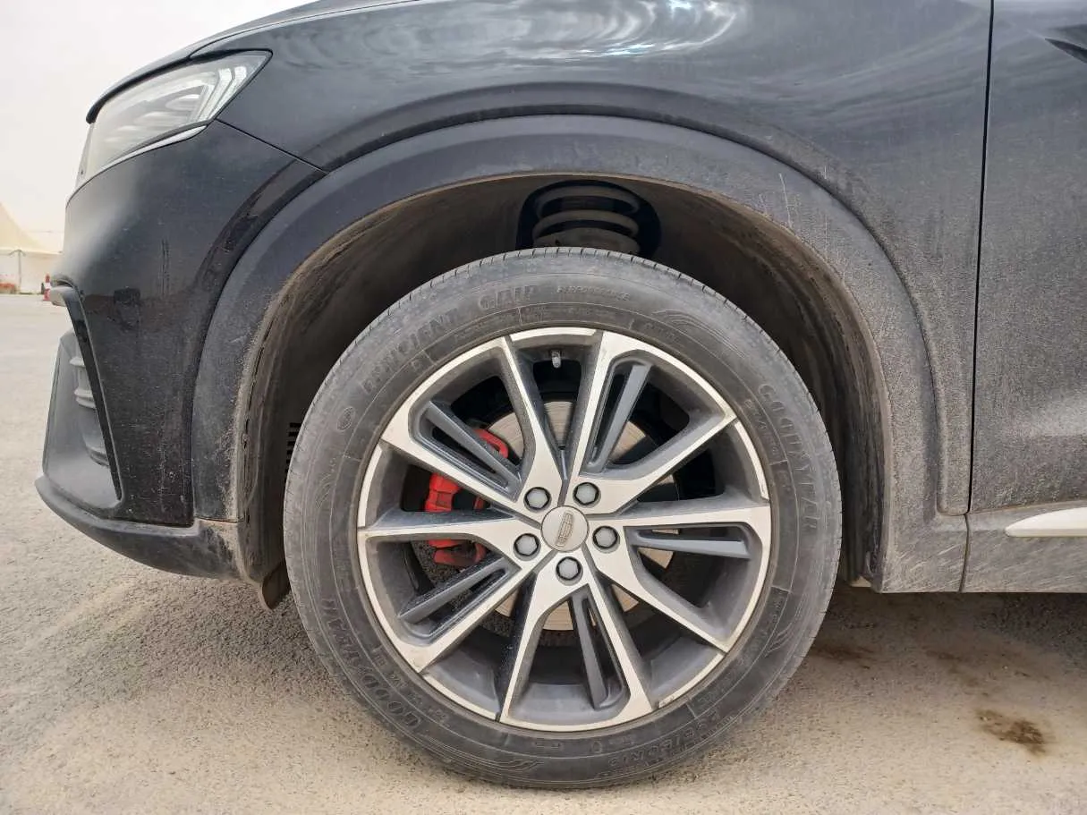 Car image 9