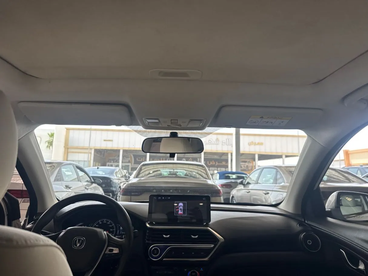 Car image 16