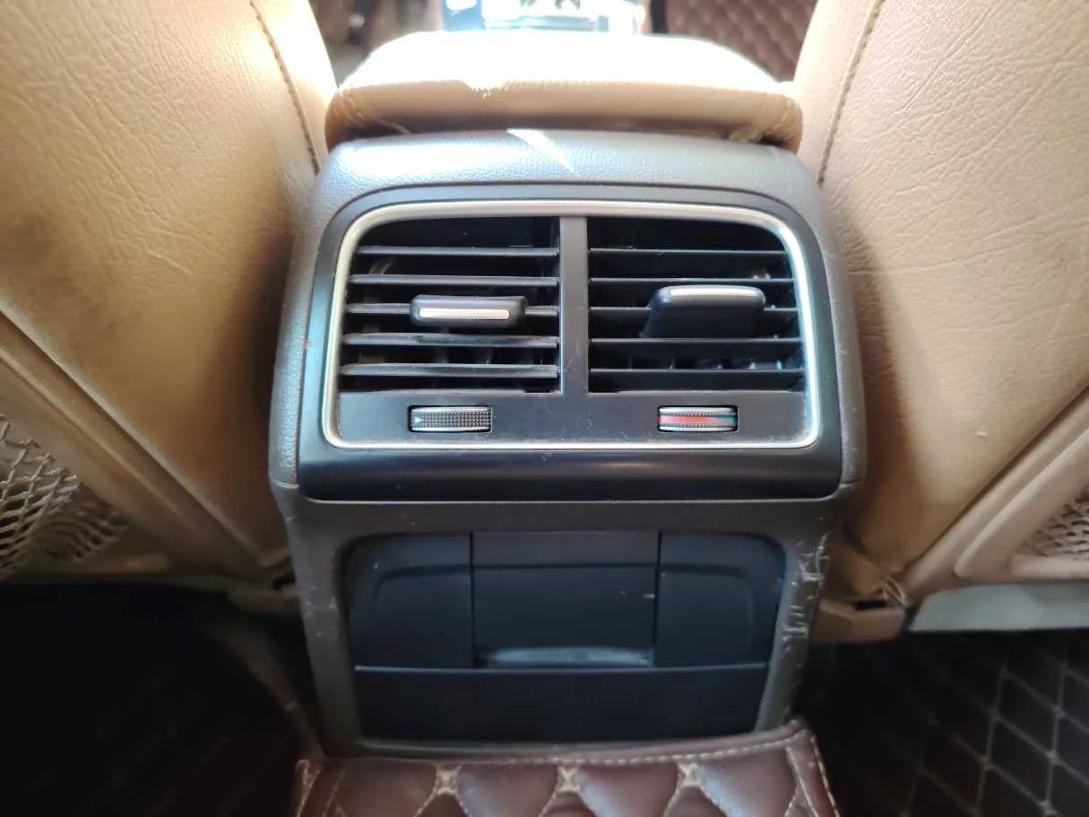 Car image 25