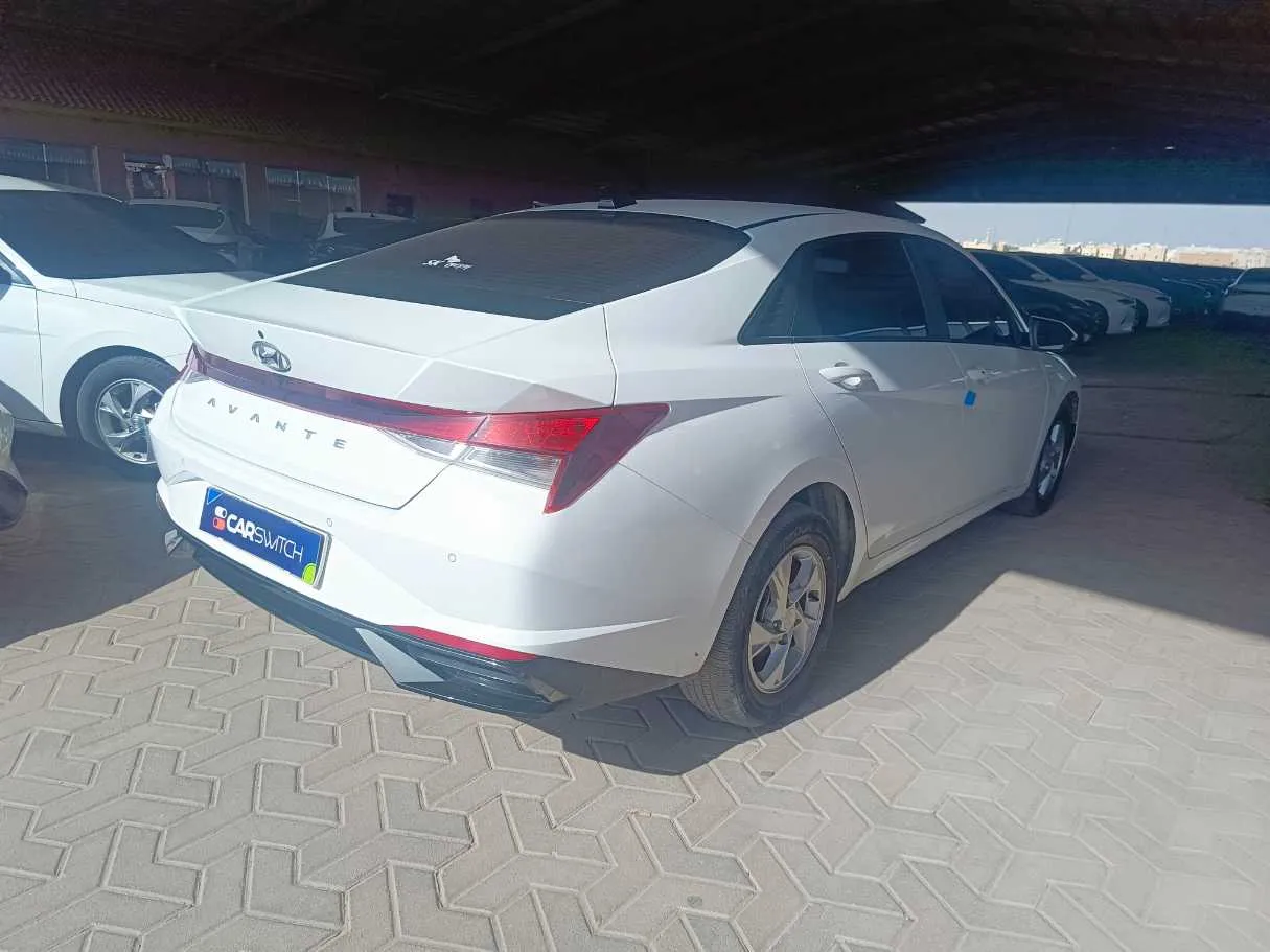 Car image 3