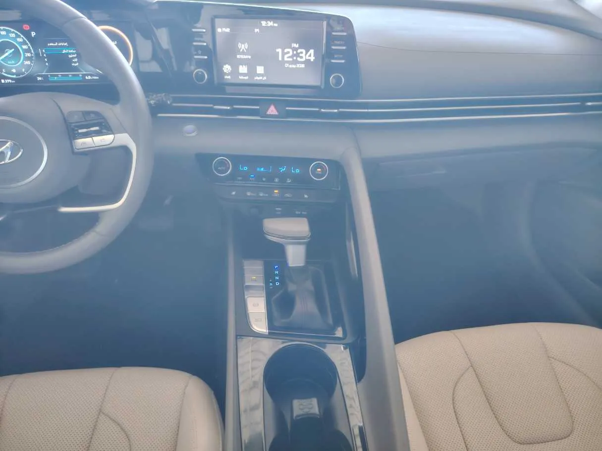 Car image 26