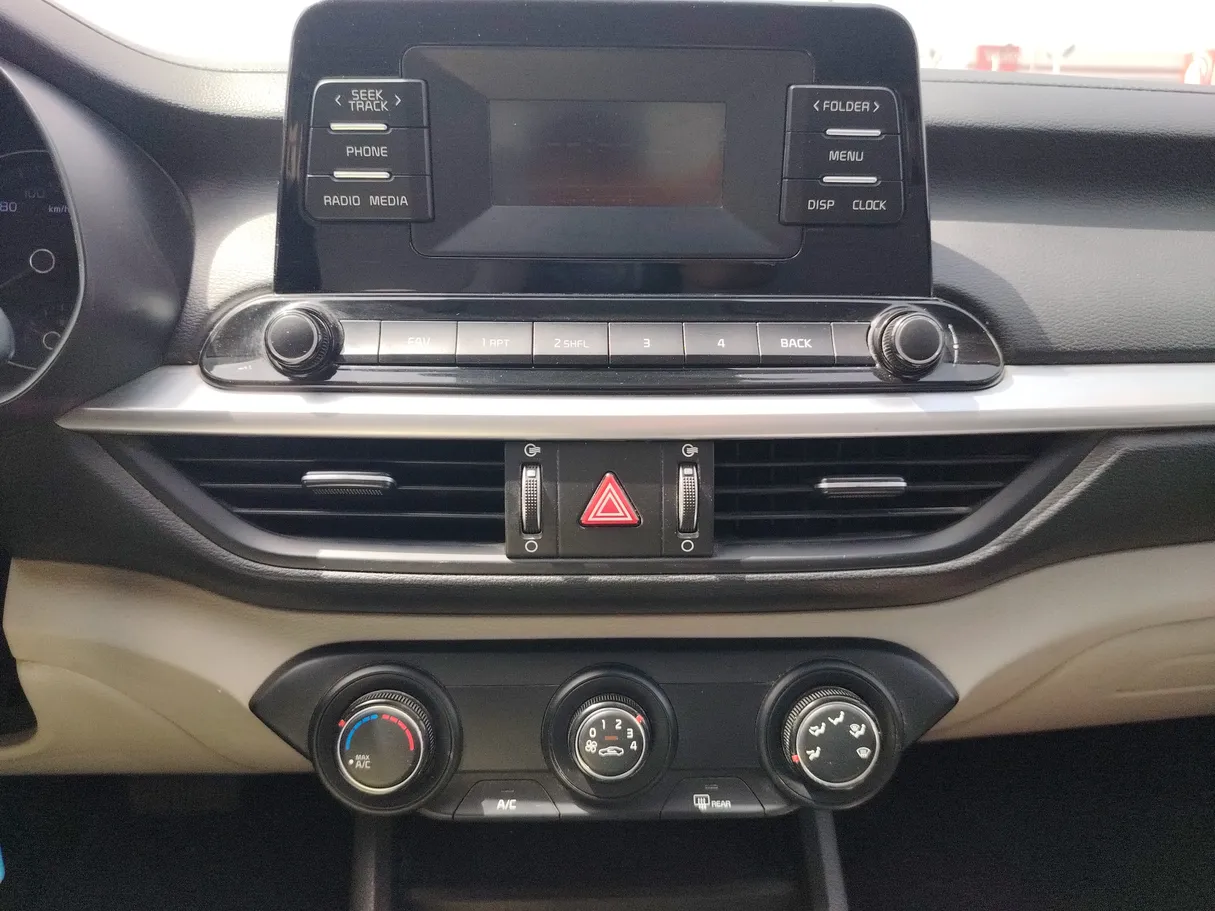 Car image 19