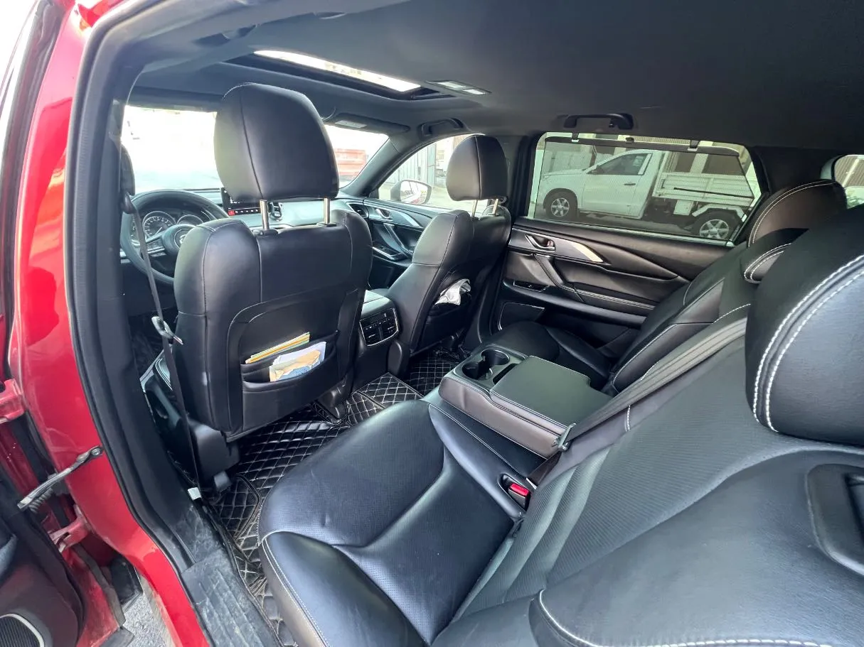 Car image 15