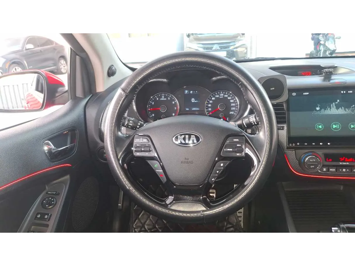 Car image 14