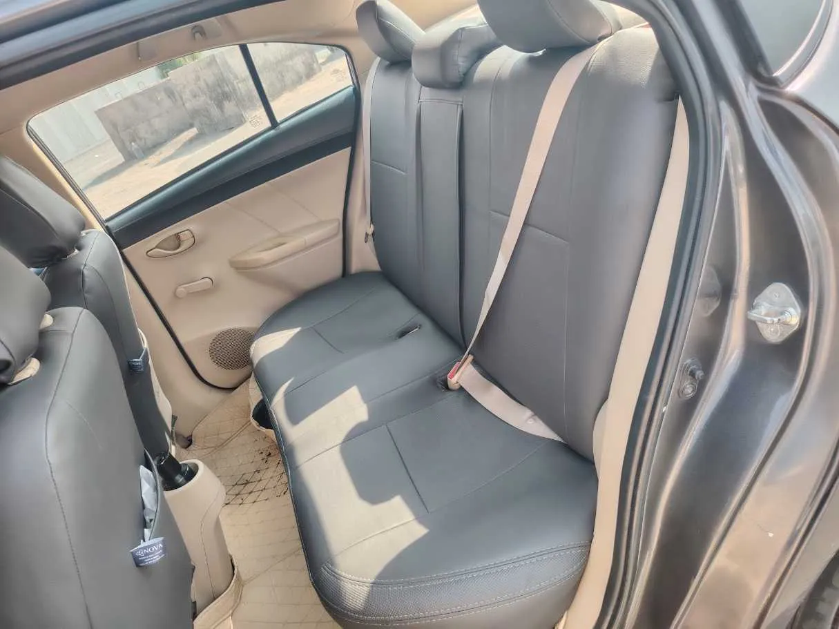 Car image 16