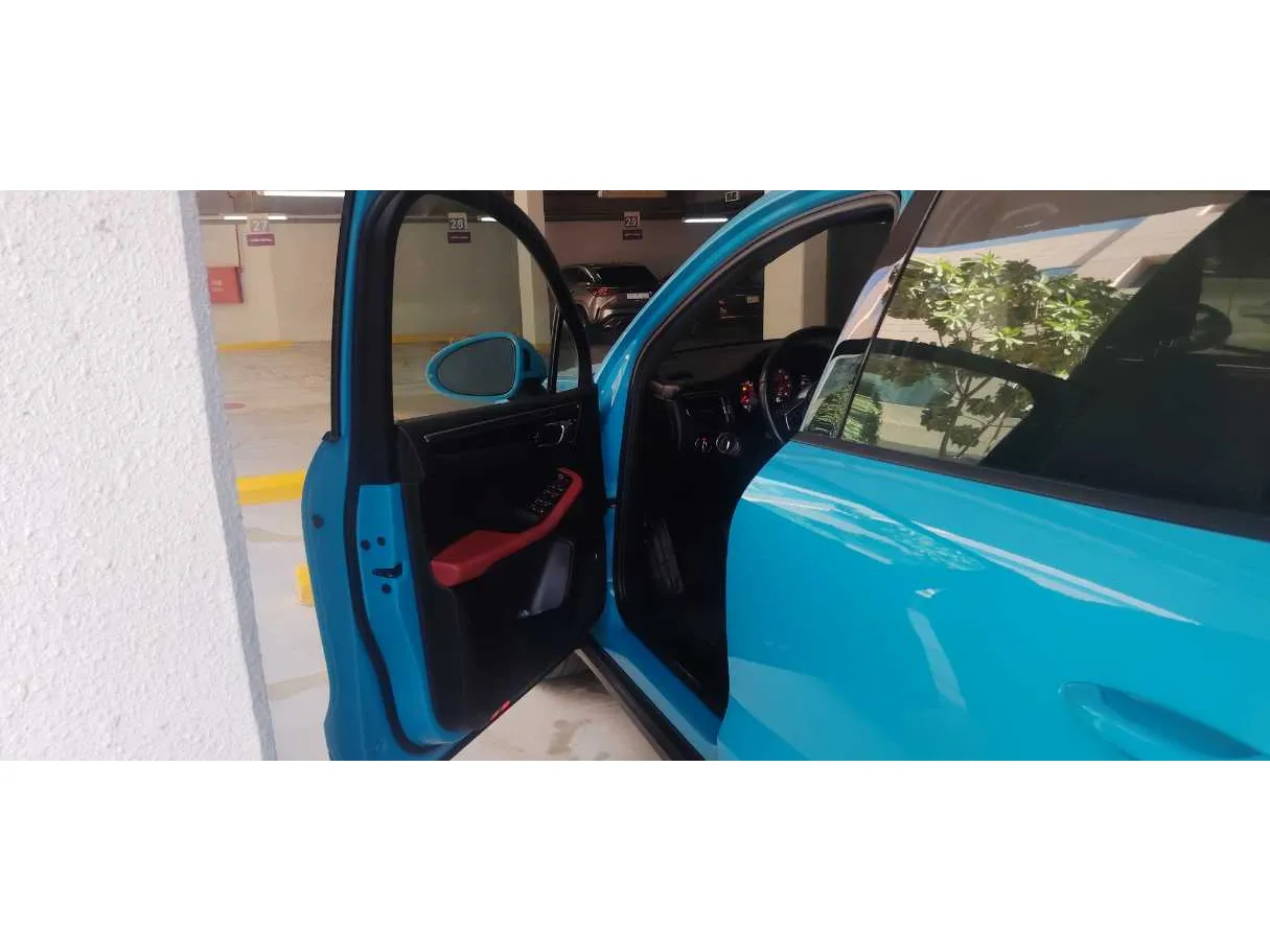 Car image 8