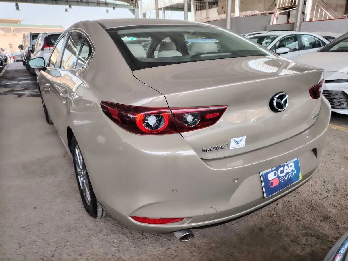 Car image 7