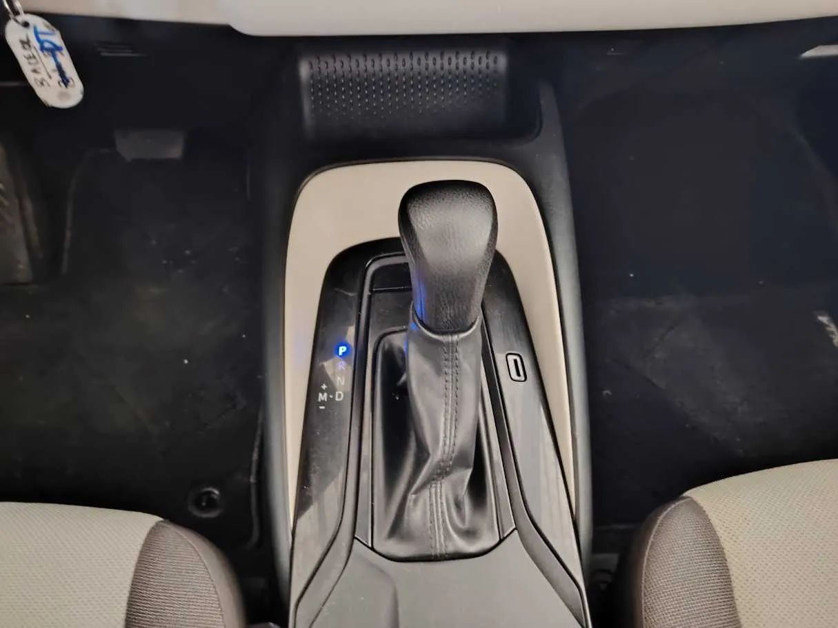 Car image 22