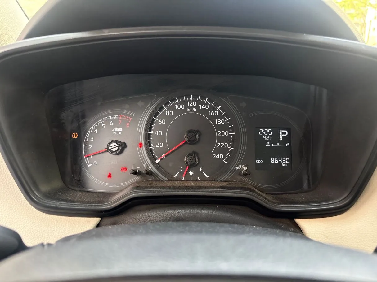 Car image 24