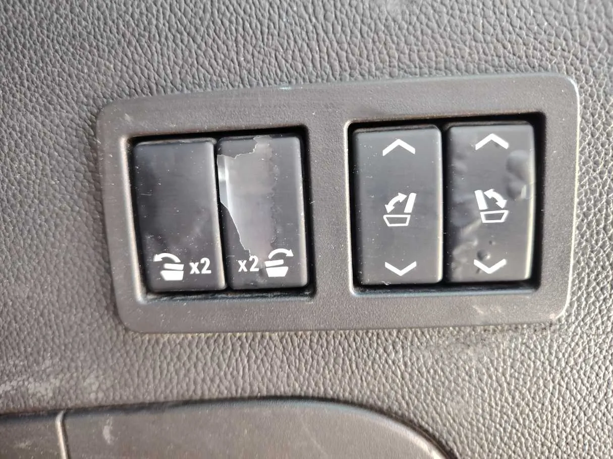 Car image 39