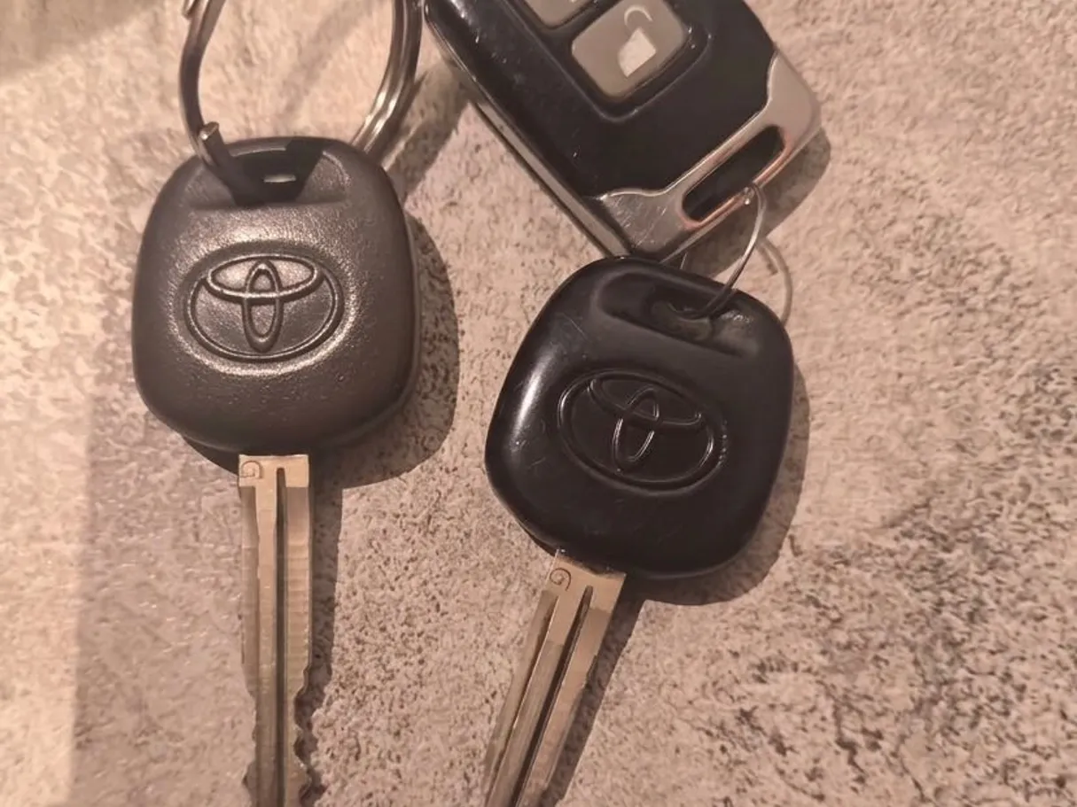 Car image 21